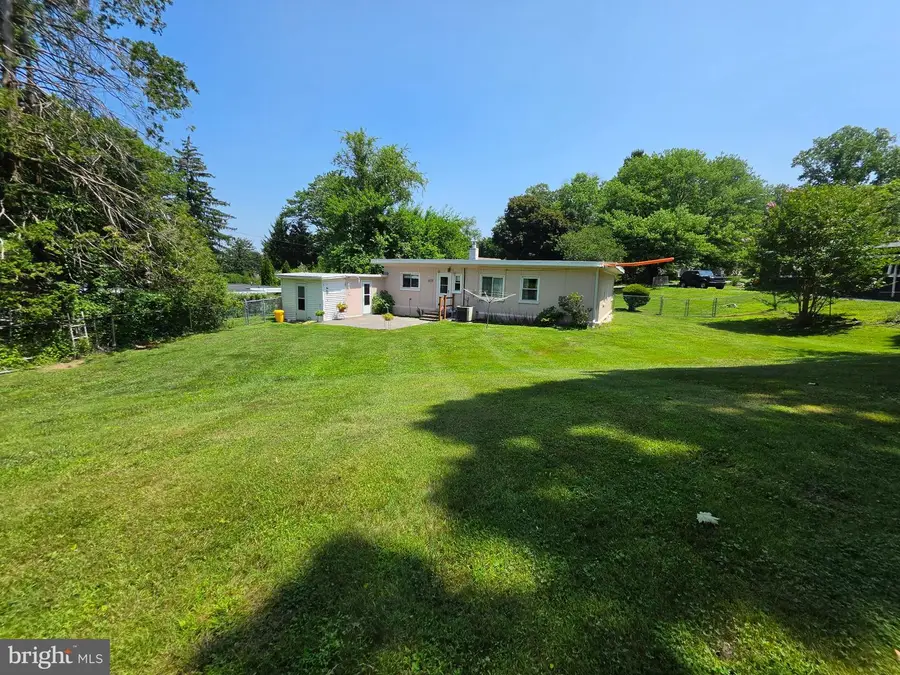 8202 Gladstone Rd, Glenside, PA 19038 - #3