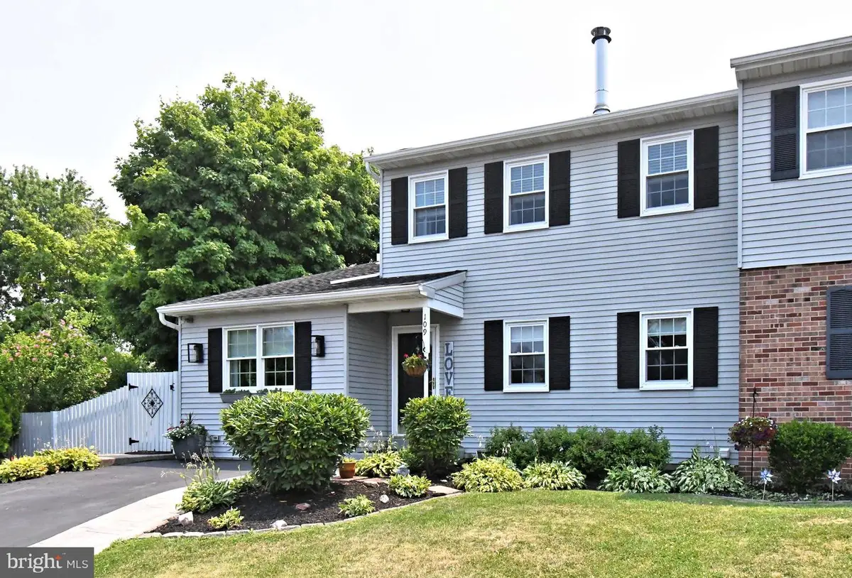 109 Macintosh Ln, North Wales, PA 19454 - #1
