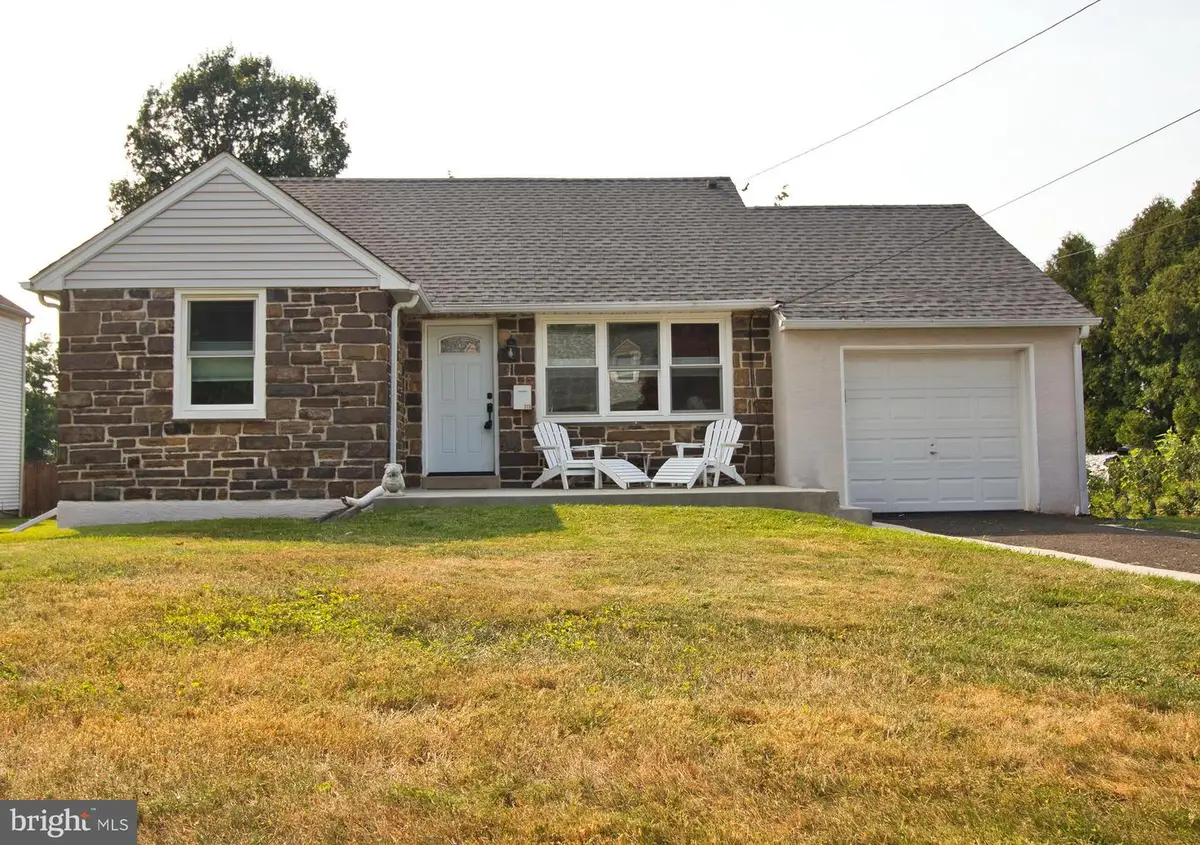 215 Lancaster Ave, Hatboro, PA 19040 - #1
