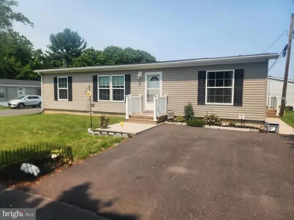165 W Ridge Pike #207, ROYERSFORD, PA 19468