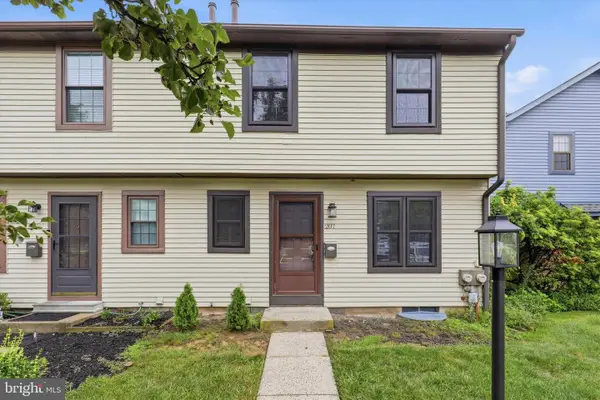 207 Hancock Ct, NORTH WALES, PA 19454