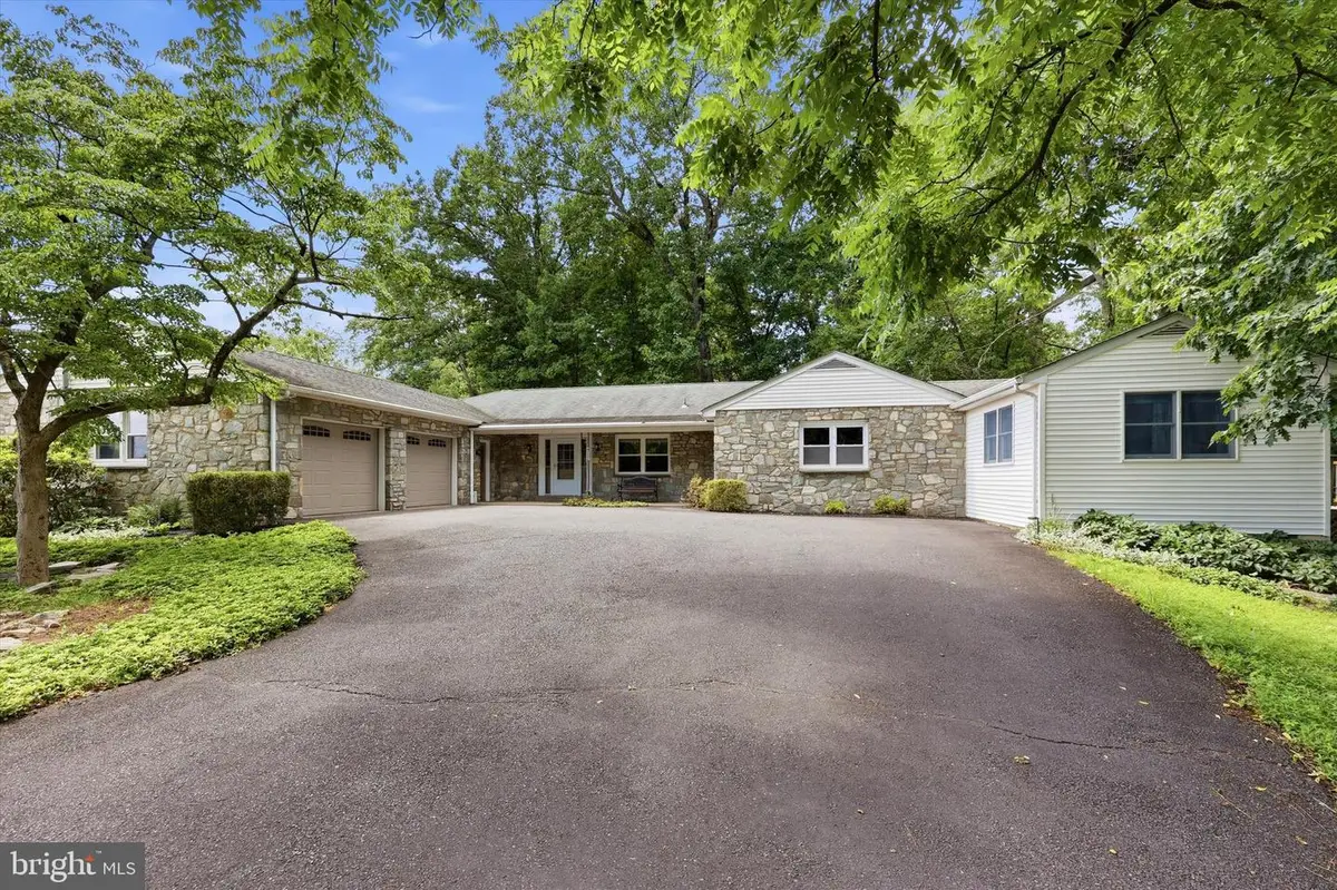 165 Godshall Rd, Collegeville, PA 19426 - #1