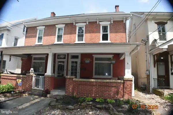 217 Main St, EAST GREENVILLE, PA 18041