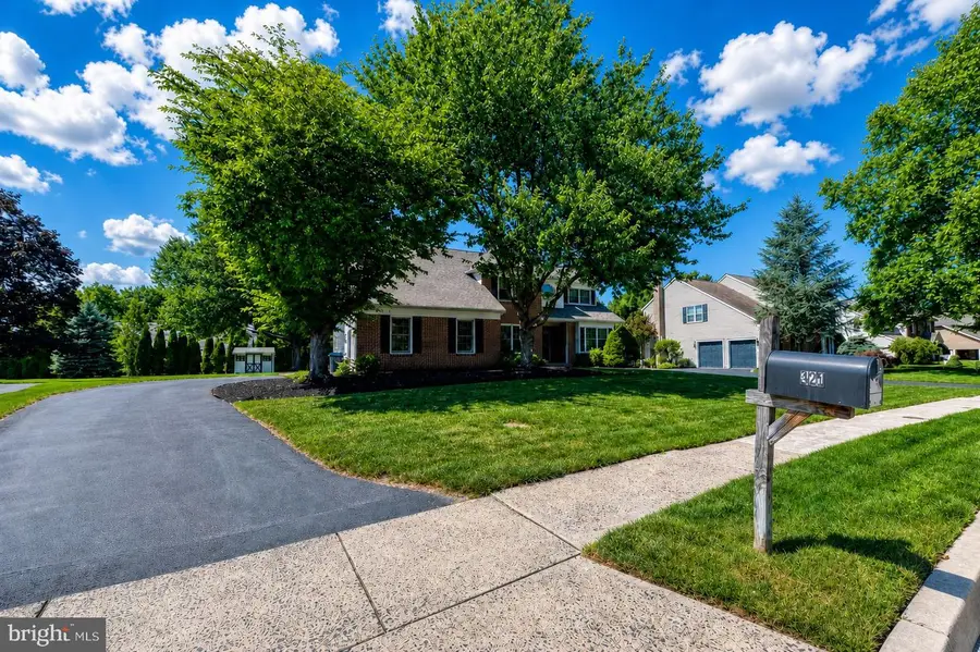 325 Sonnet Ln, Collegeville, PA 19426 - #2