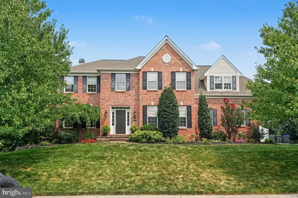 56 Long Meadow Rd, ROYERSFORD, PA 19468