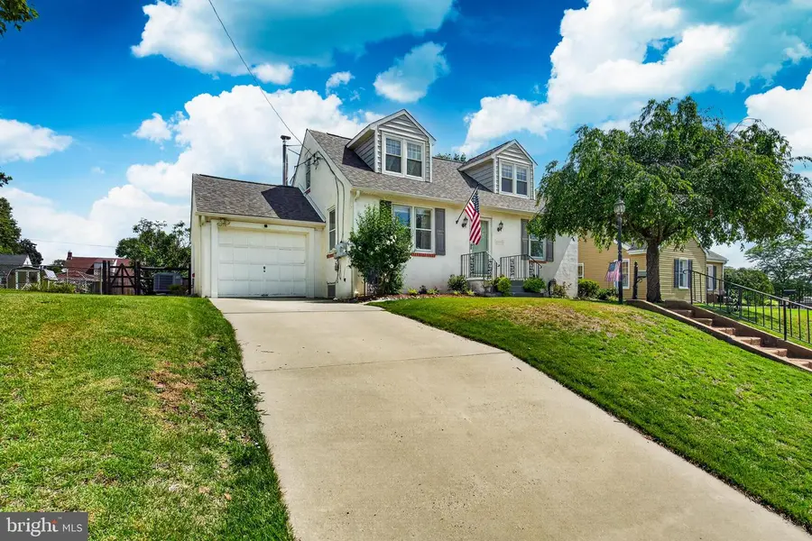 11 W Eighth St, Pottstown, PA 19464 - #2