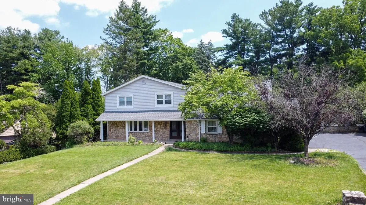 3883 Dempsey Ln, Huntingdon Valley, PA 19006 - #1