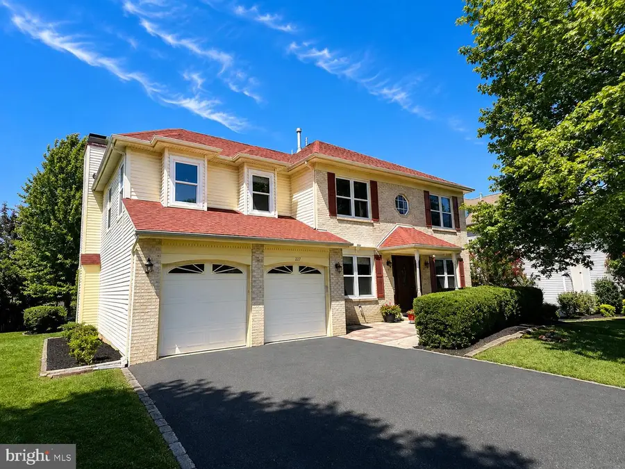 227 Shelly Dr, Collegeville, PA 19426 - #2