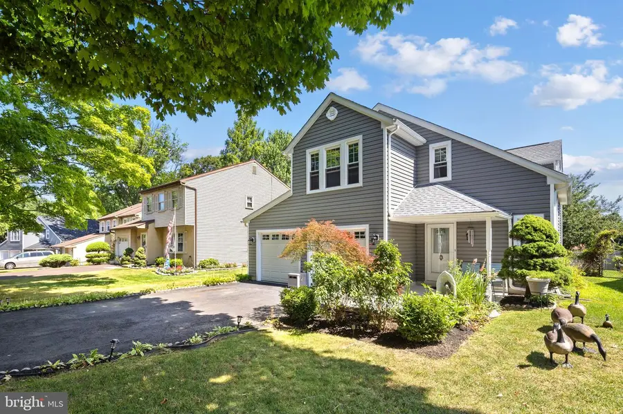 12 Pebble Dr, Horsham, PA 19044 - #2