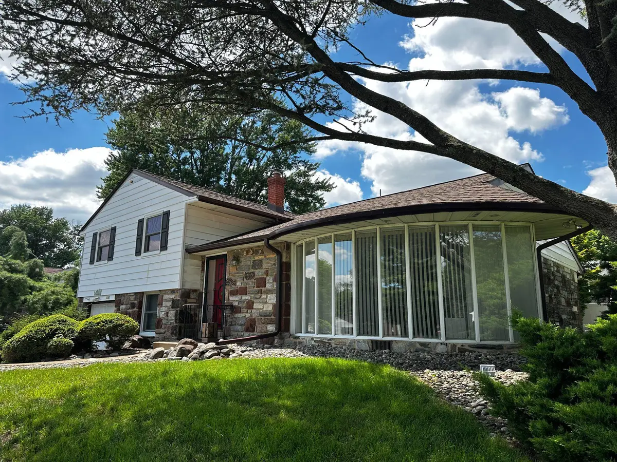 1180 Ballytore Rd, Huntingdon Valley, PA 19006 - #1