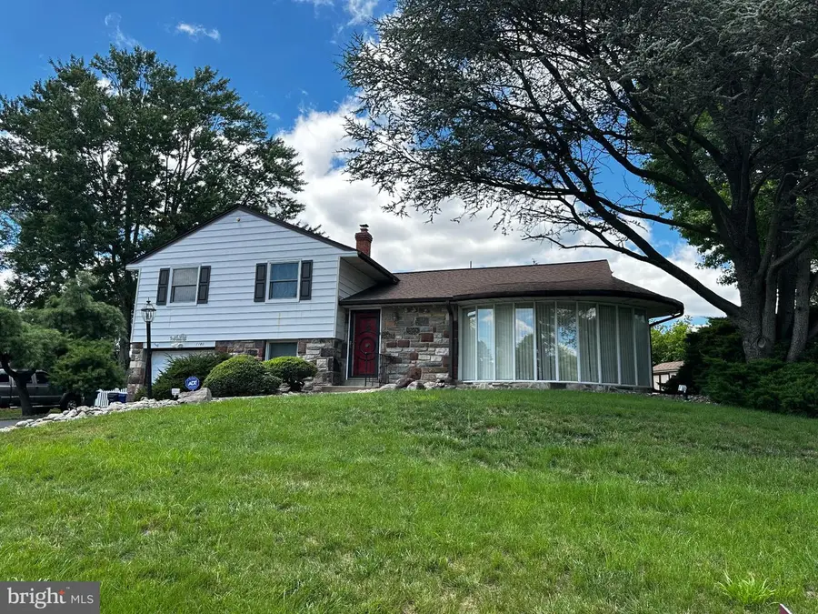 1180 Ballytore Rd, Huntingdon Valley, PA 19006 - #2