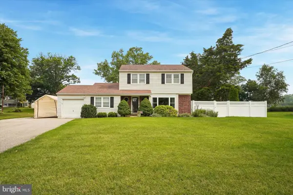 2027 Birchwood Dr, EAST NORRITON, PA 19401