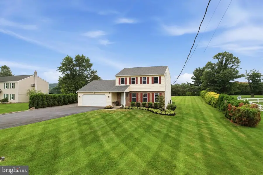 576 Buchert Rd, Gilbertsville, PA 19525 - #2