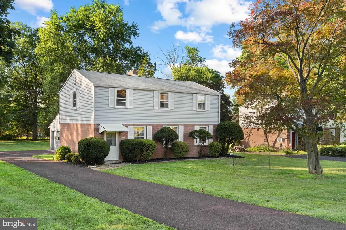 301 Greenwood Rd, Lansdale, PA 19446 - #1
