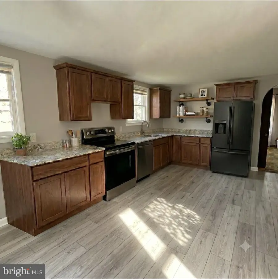 21 Perkiomen Ave, Spring Mount, PA 19478 - #3