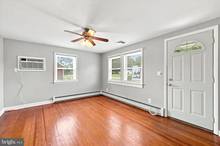 319 Clear Spring Rd, Lansdale, PA 19446 - #2