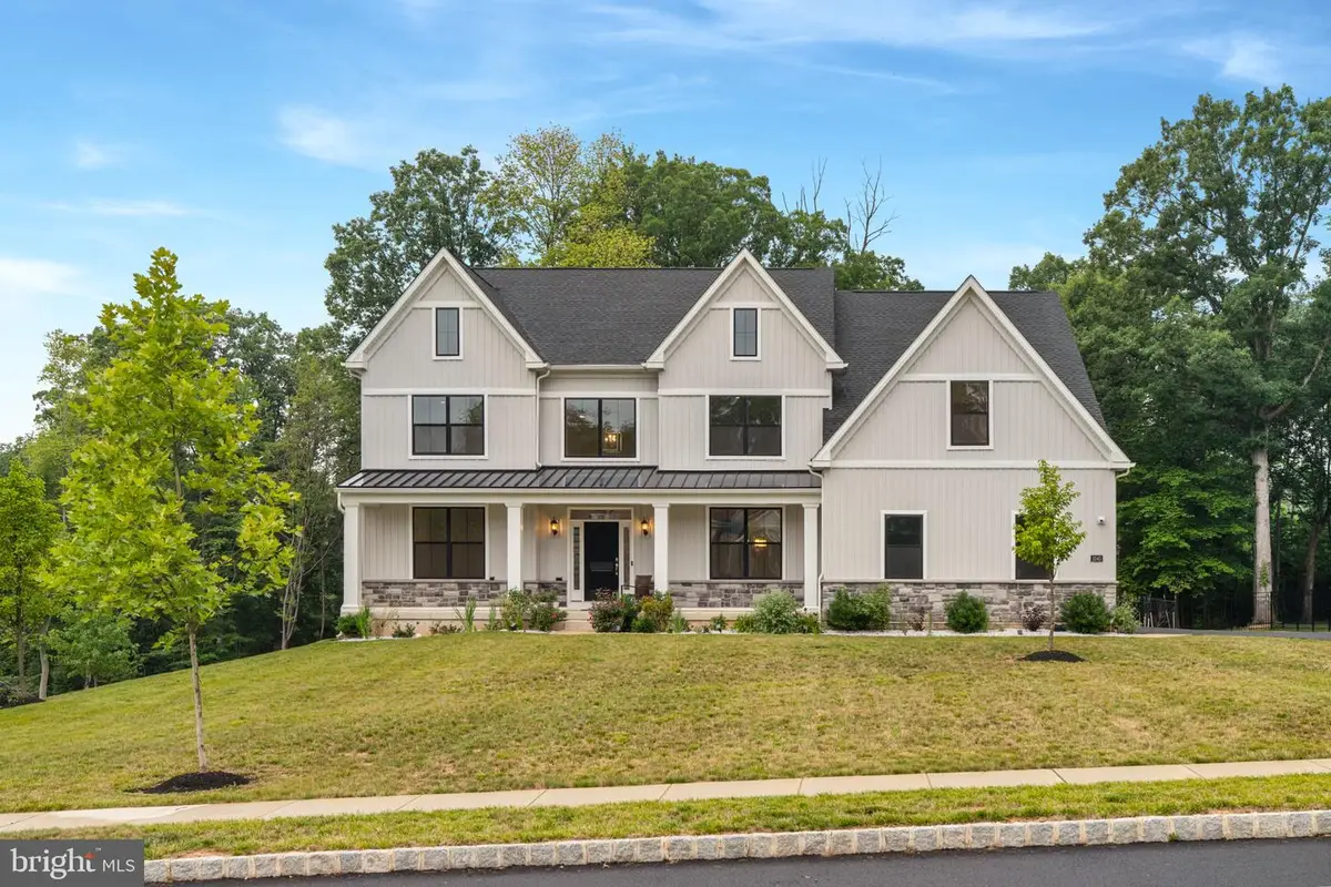 1045 Oak Ridge Dr, Horsham, PA 19044 - #1
