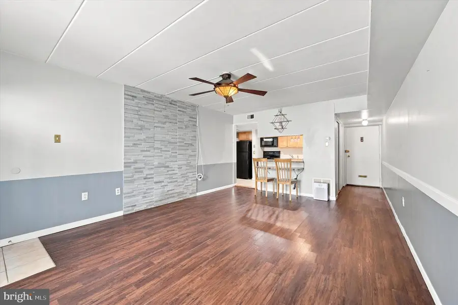 233 Township Line Rd #5b, Elkins Park, PA 19027 - #2