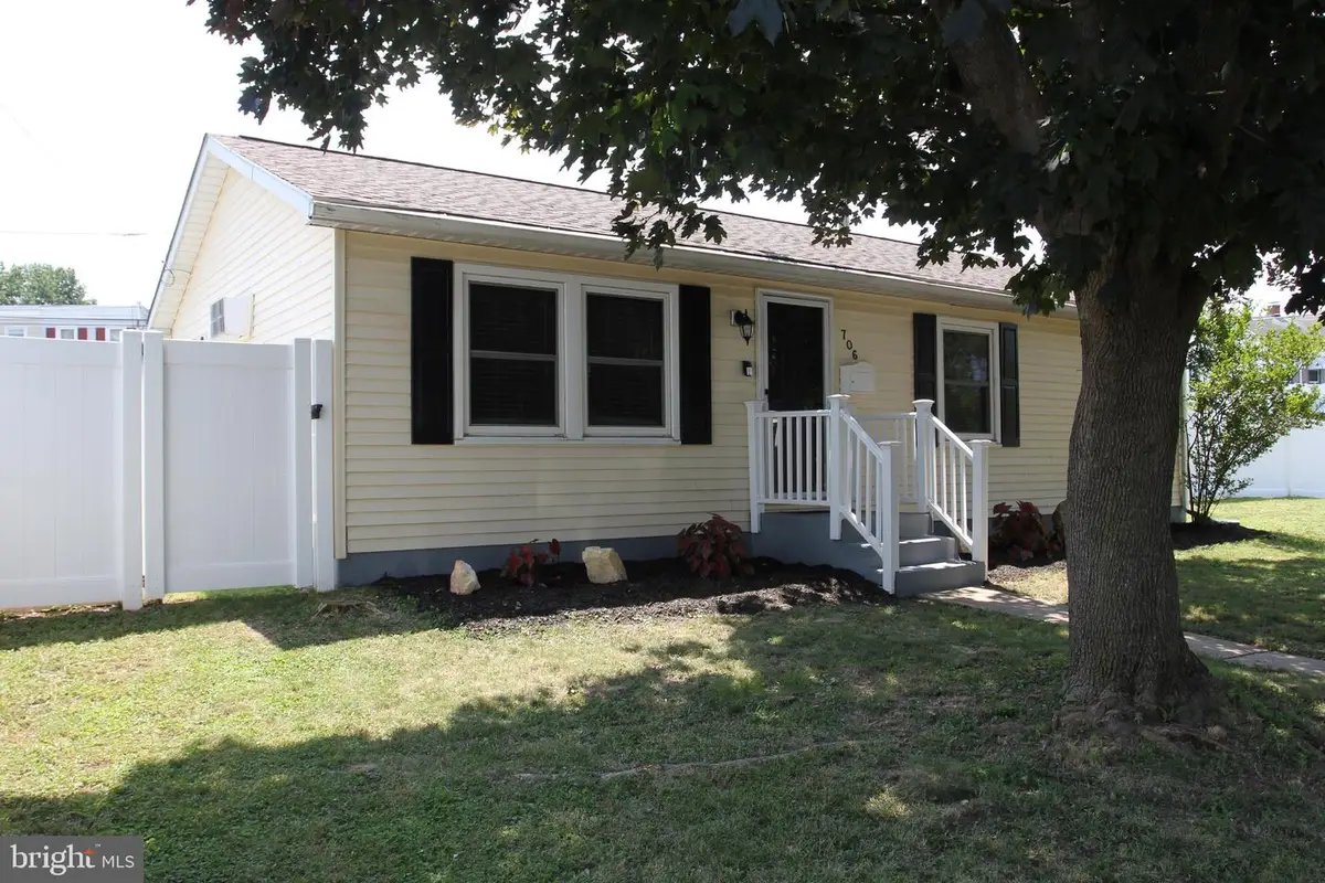 706 Logan St, Pottstown, PA 19464 - #1