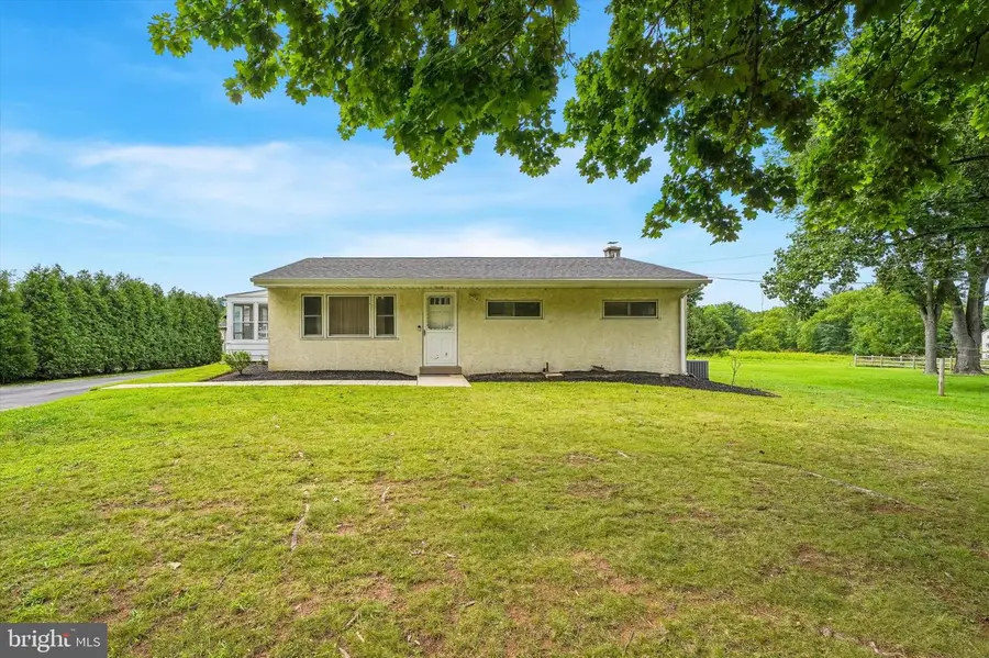 329 E Mt Kirk Ave, Norristown, PA 19403 - #2