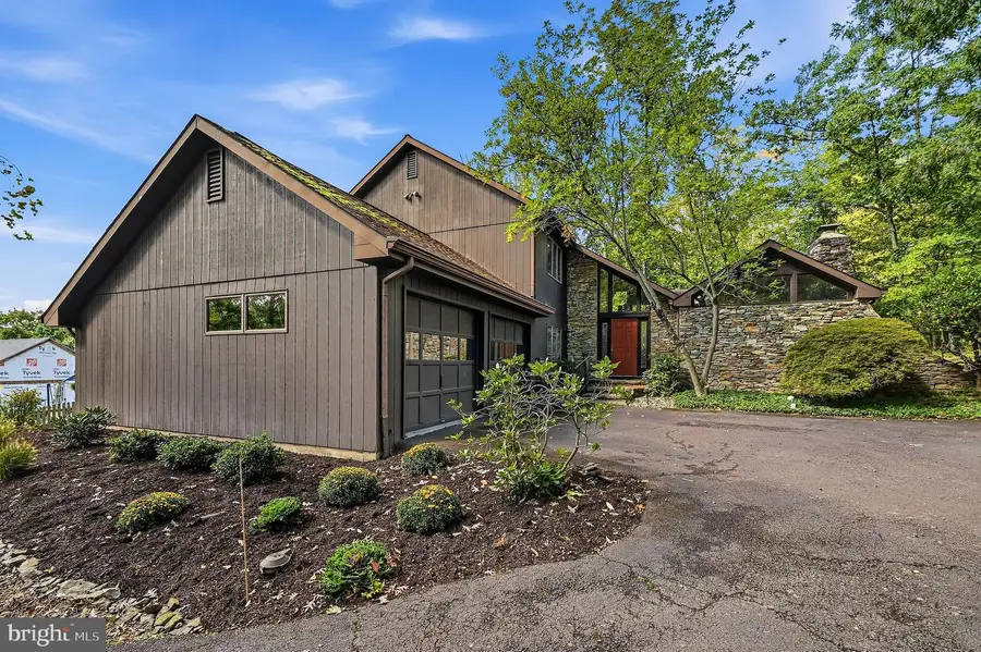 1725 N Adams St, Pottstown, PA 19464 - #2