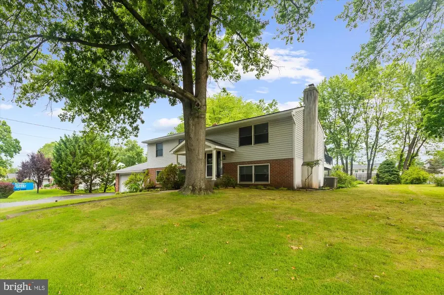 215 Hancock Rd, North Wales, PA 19454 - #2