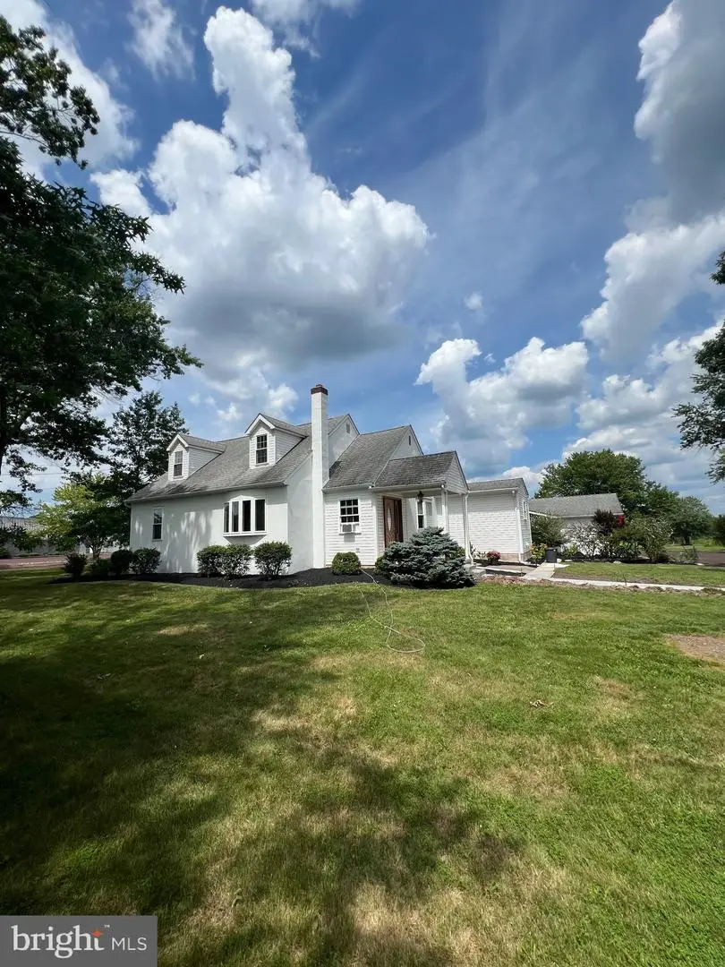 736 Old Skippack Rd, Harleysville, PA 19438 - #1