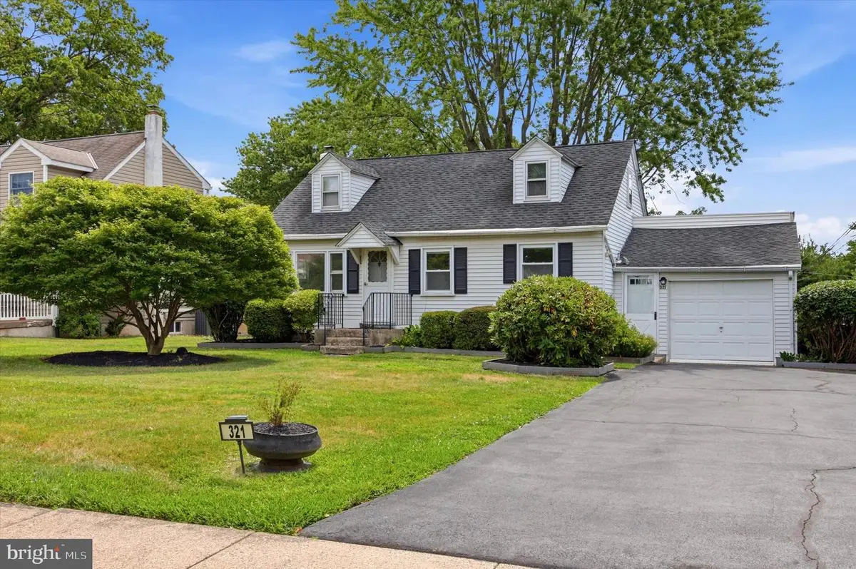 321 Clear Spring Rd, Lansdale, PA 19446 - #1