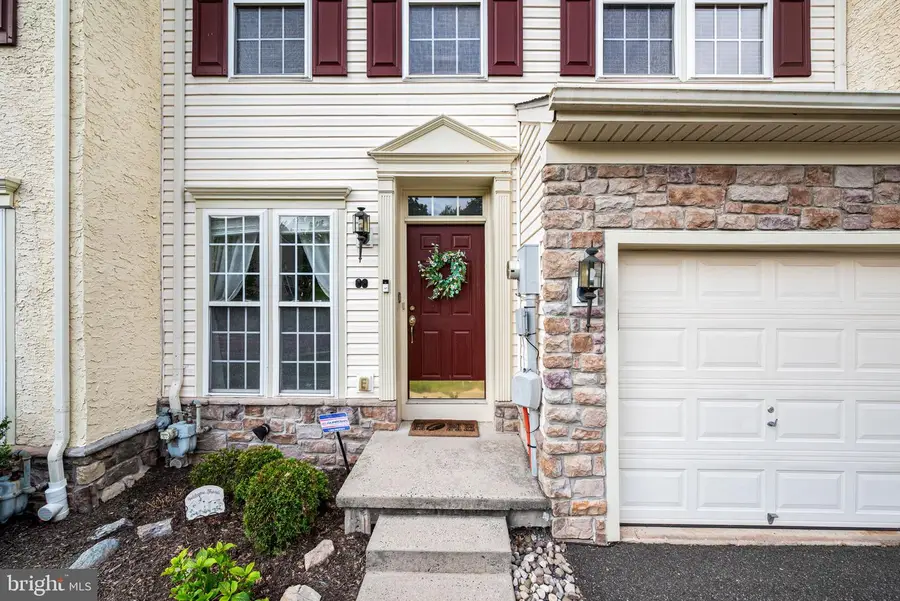 229 Creekside Dr, Pottstown, PA 19464 - #3