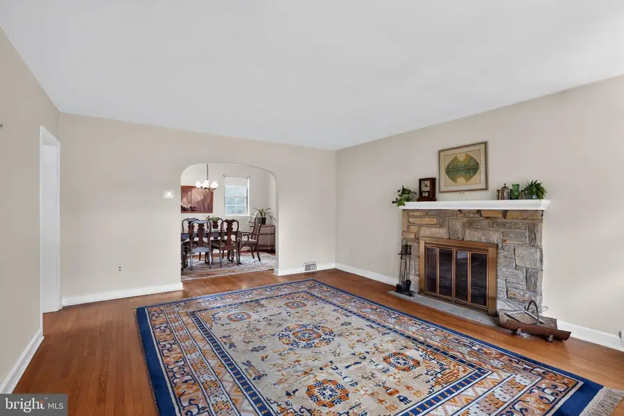 568 Hillcrest Ave, Glenside, PA 19038 - #3