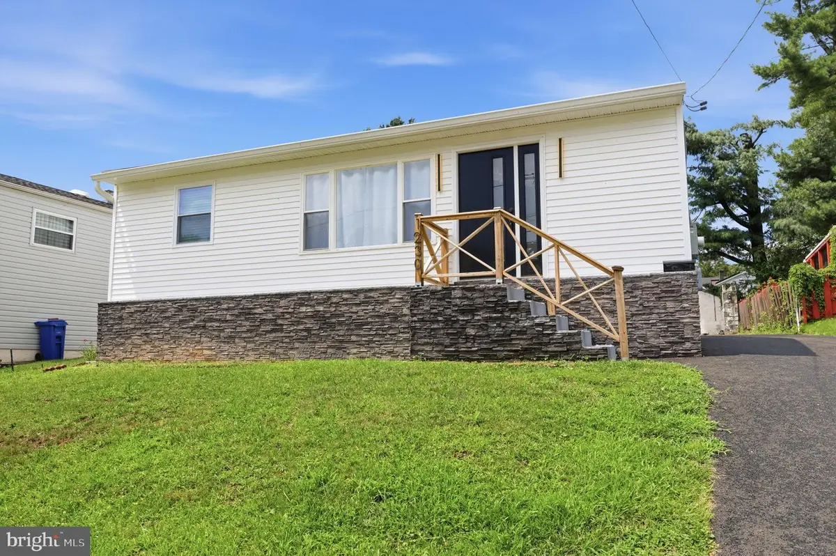 1230 Hall Ave, Abington, PA 19001 - #1