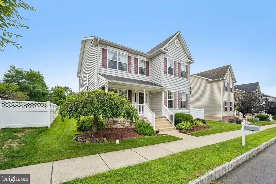 2041 Sunnyvale Dr, Pennsburg, PA 18073 - #2