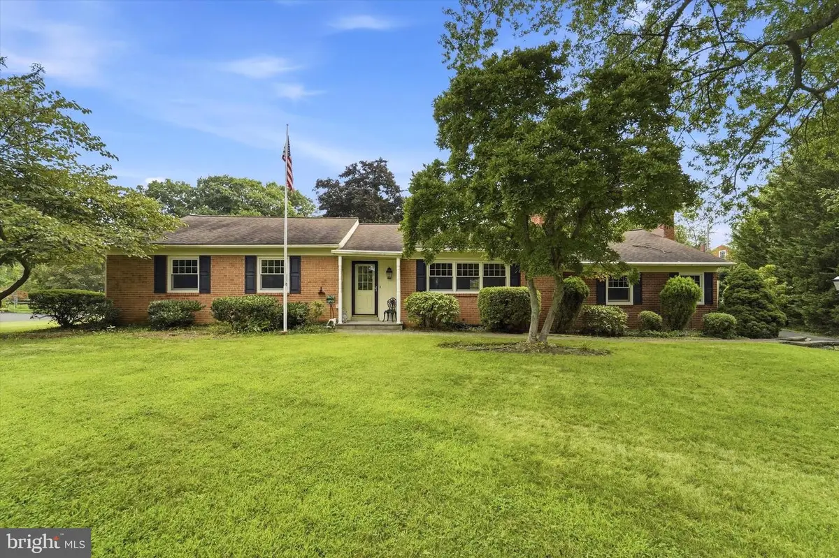 337 Kenilworth Ln, Lower Gwynedd, PA 19002 - #1