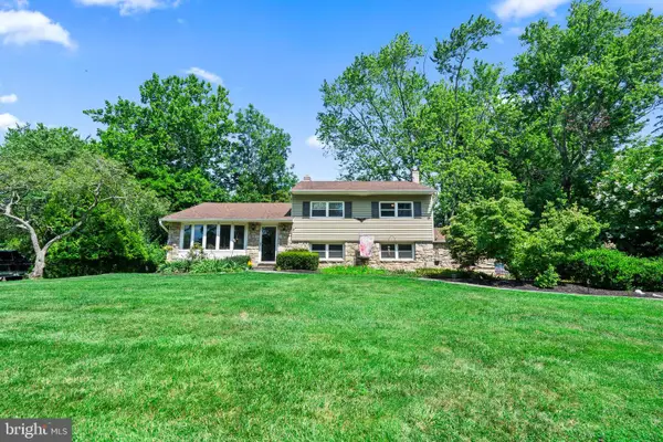 708 Oak Terrace Dr, AMBLER, PA 19002