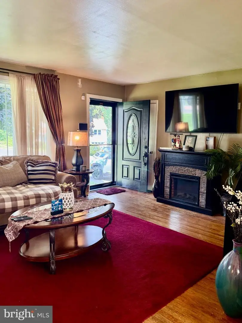 2866 Joyce Rd, Abington, PA 19001 - #2