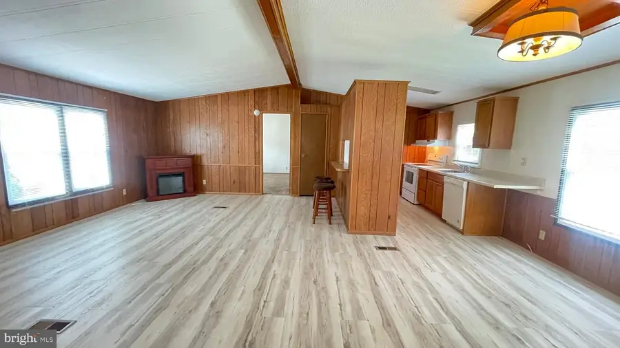 498 Willow Ln, North Wales, PA 19454 - #2