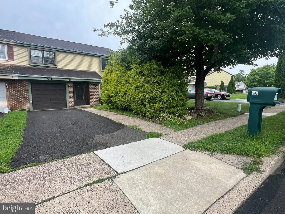 36 Greenwoods Dr, Horsham, PA 19044 - #1