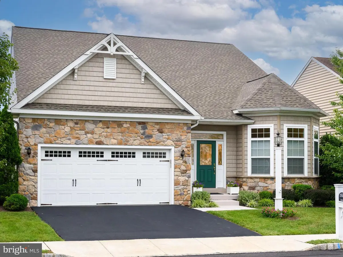 2242 Chandler Ln, Schwenksville, PA 19473 - #1