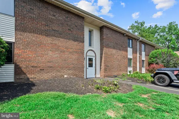 27 Hatters Ct #27, HATBORO, PA 19040
