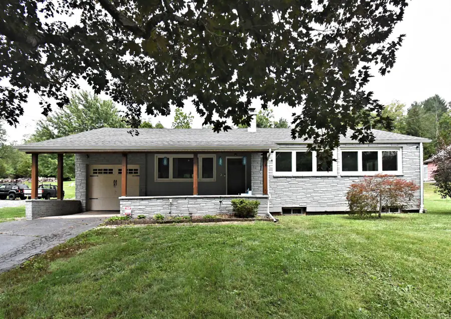 1066 Manatawny St, Pottstown, PA 19464 - #2