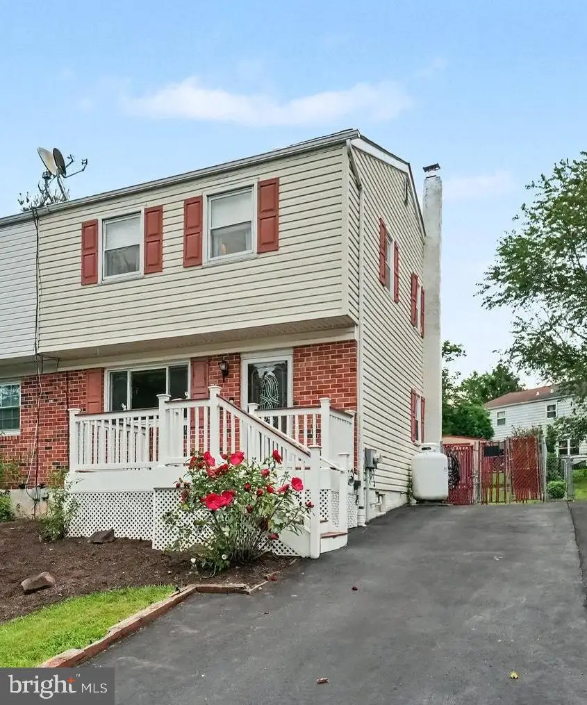 729 Holly Dr, Pottstown, PA 19464 - #3