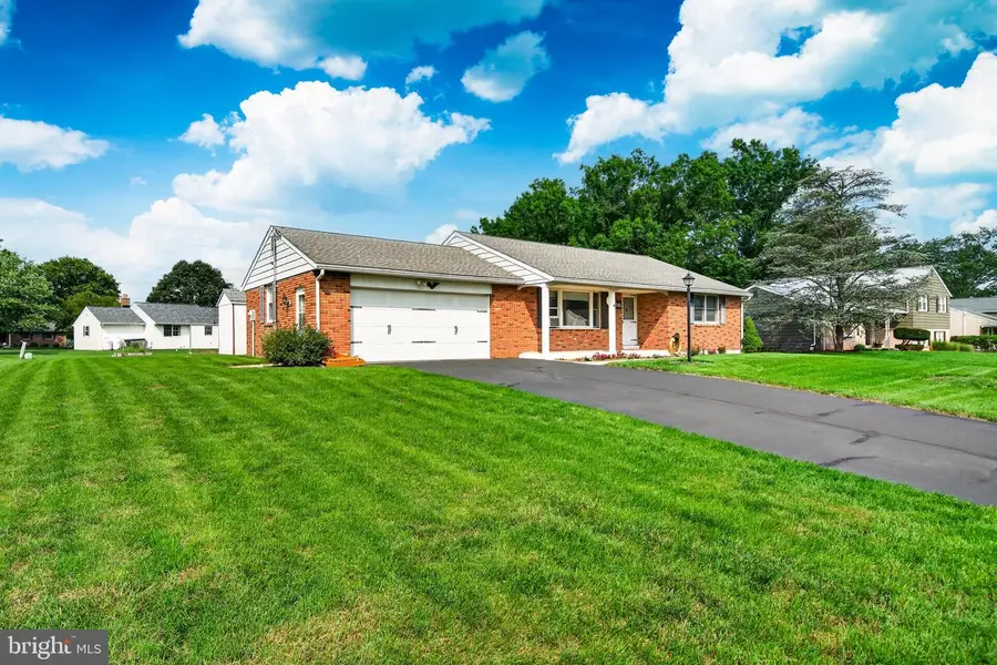 141 E Spruce St, Gilbertsville, PA 19525 - #2