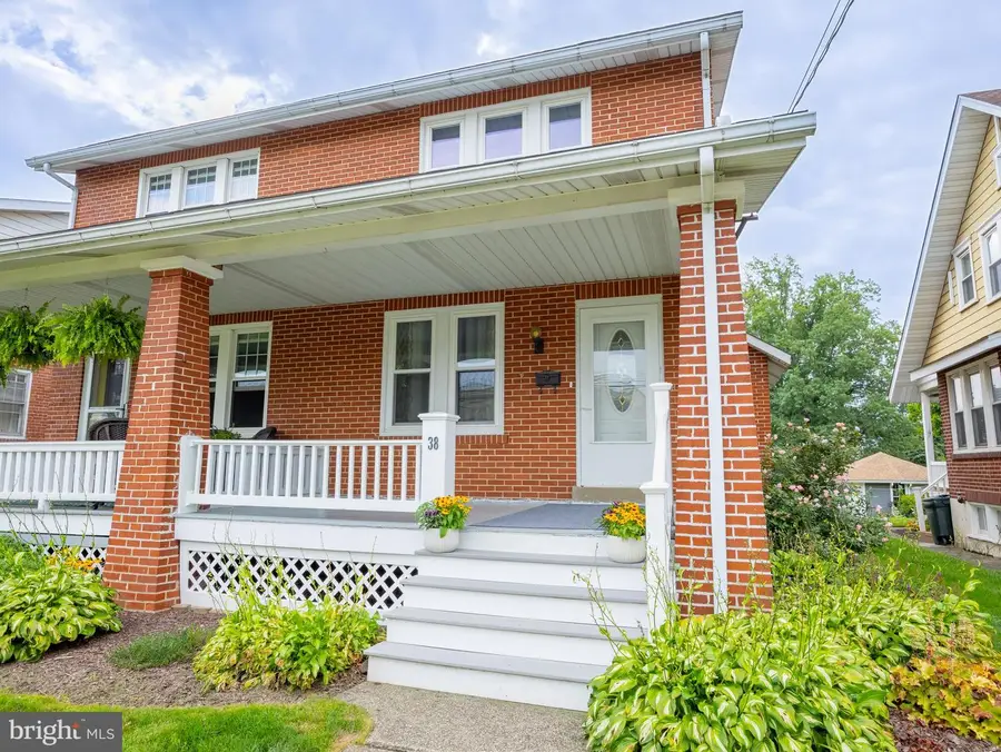 38 W Summit St, Souderton, PA 18964 - #2