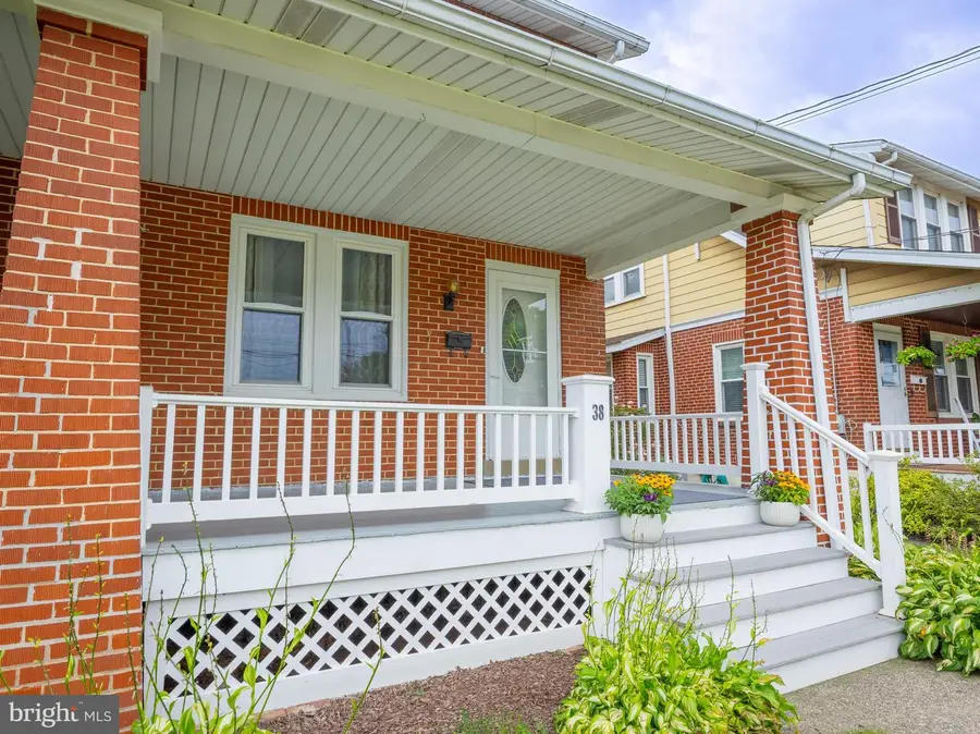 38 W Summit St, Souderton, PA 18964 - #3