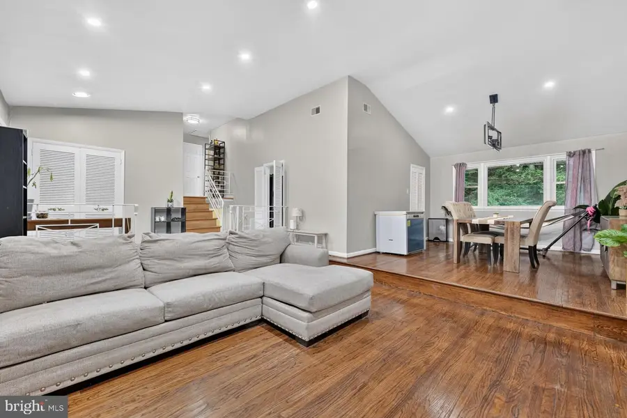 1026 Old Ford Rd, Huntingdon Valley, PA 19006 - #3