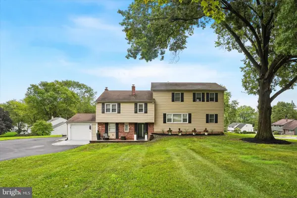 2351 N Parkview Dr, WEST NORRITON, PA 19403