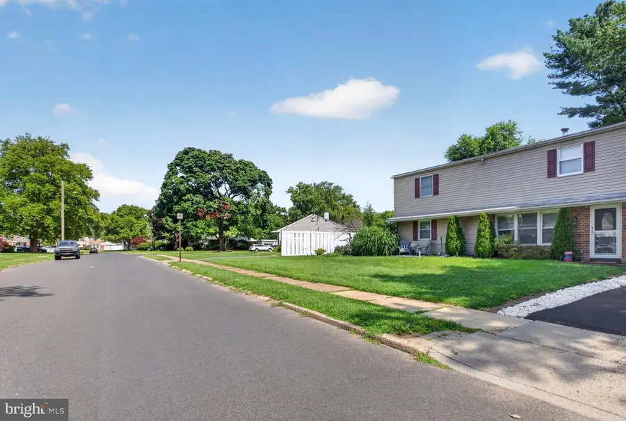 2741 Fernwood Ave, Abington, PA 19001 - #3