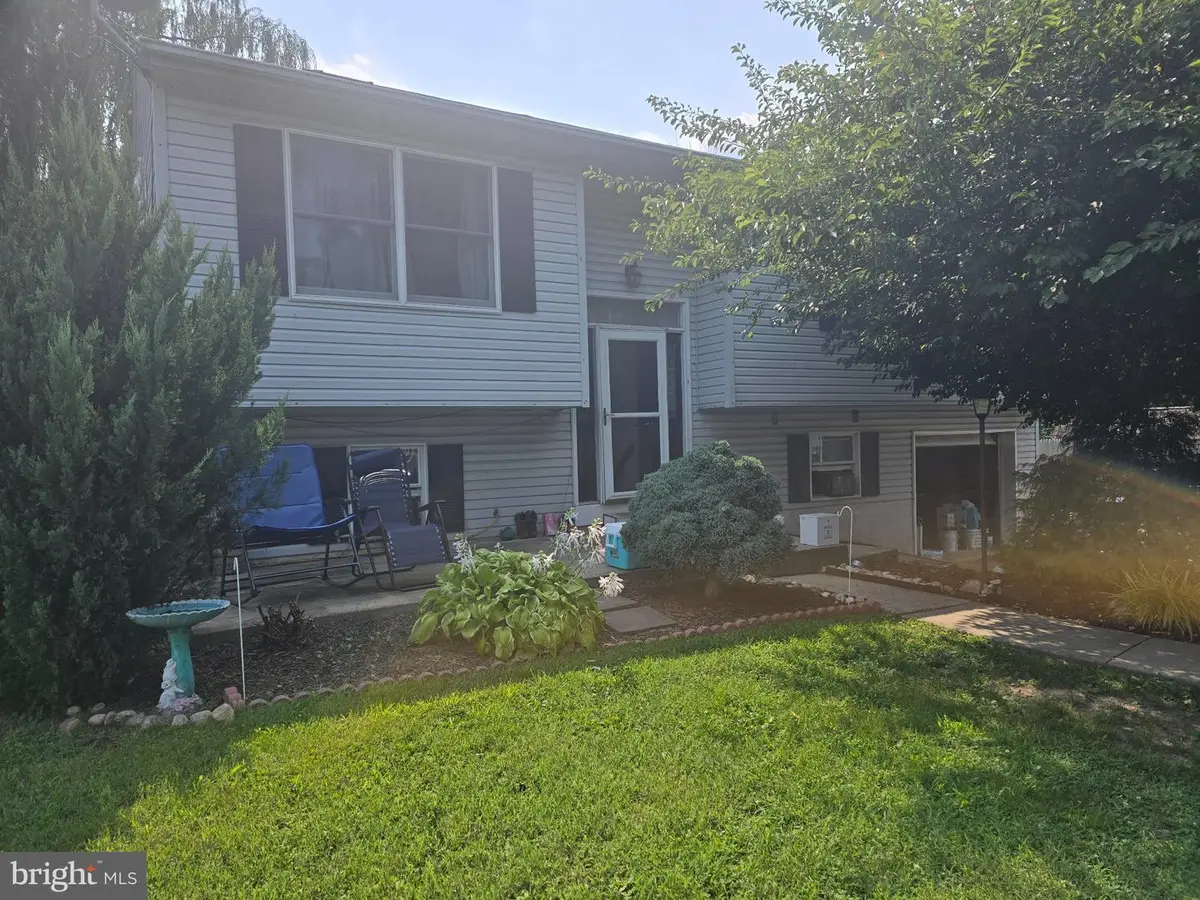 970 Valley Ln, Pottstown, PA 19464 - #1