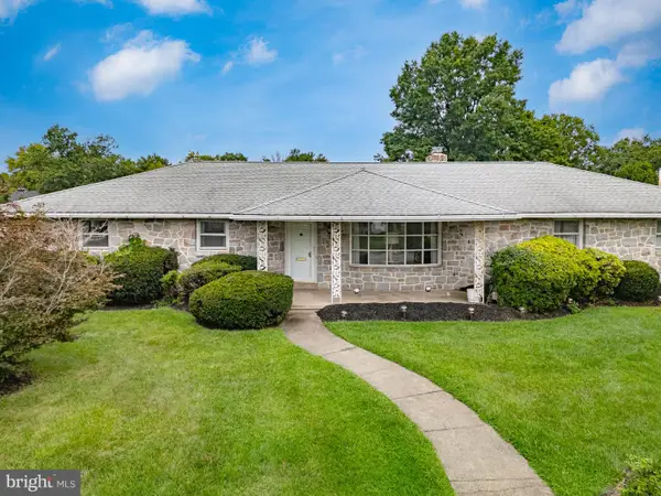 1011 N Charlotte St, POTTSTOWN, PA 19464