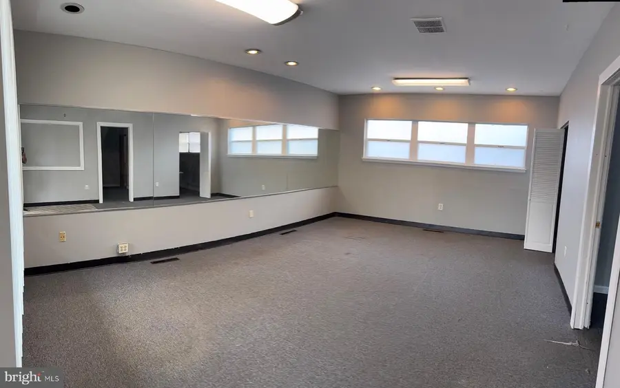 1 Maple Ave, Hatboro, PA 19040 - #2
